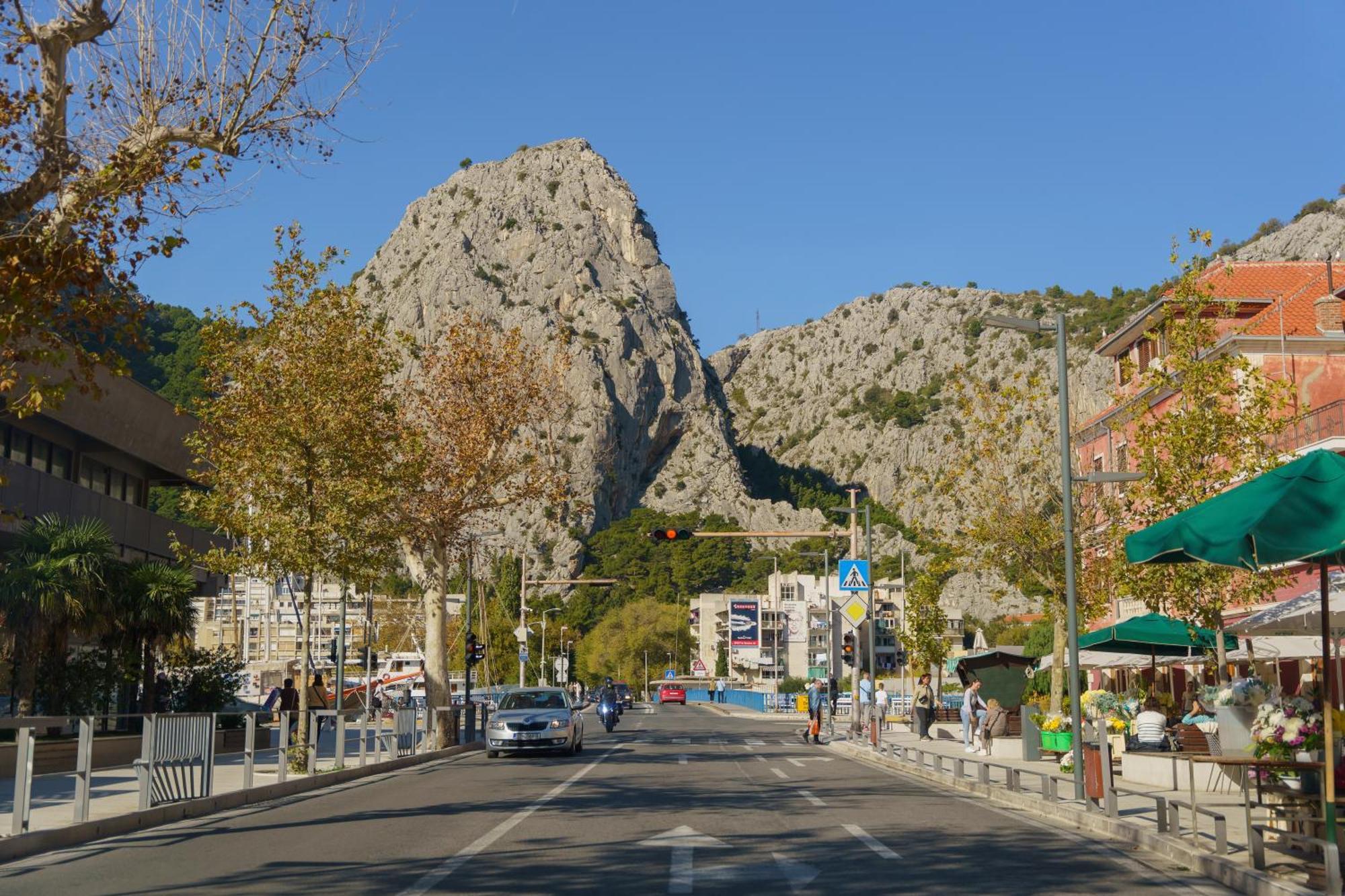 Sunny Apartment Omiš Extérieur photo